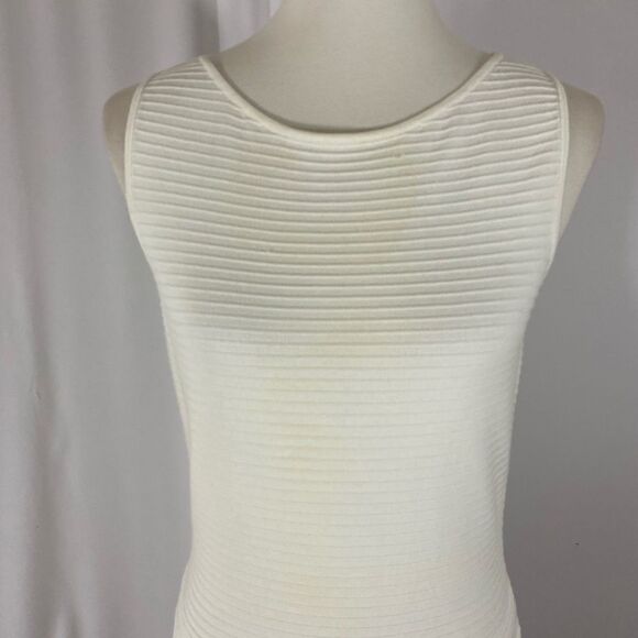 Lauren Sleeveless Dress - Picture 3 of 8